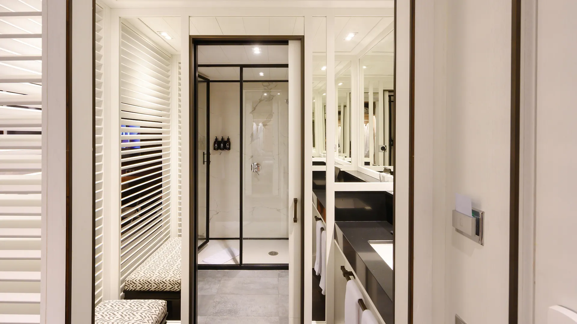 Seventy Barcelona Hotel 4*,