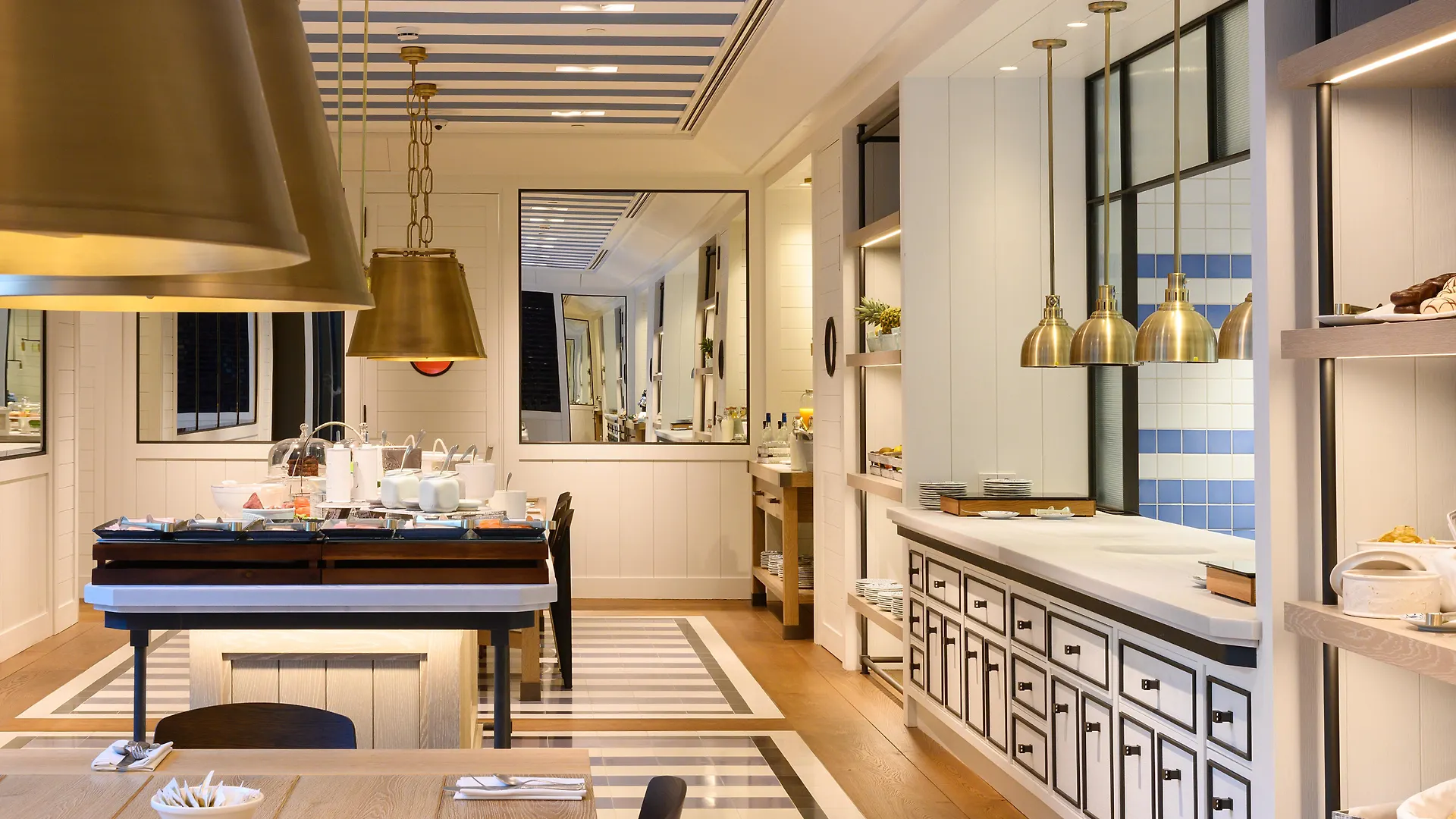 Hotel Seventy Barcellona 4*,
